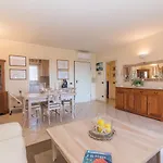 Apartament Acacia By Interhome