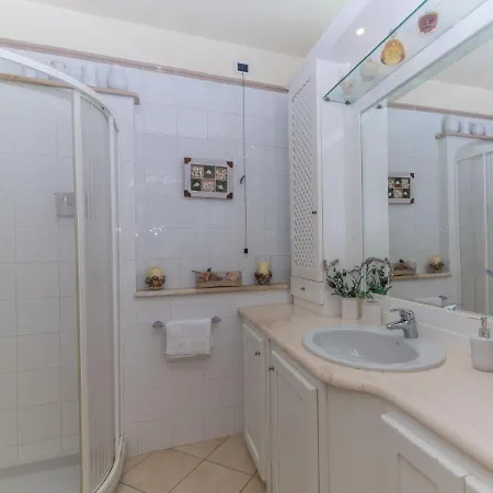 Acacia By Interhome * Casa Tamponi