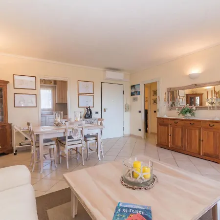 Appartamento Acacia By Interhome